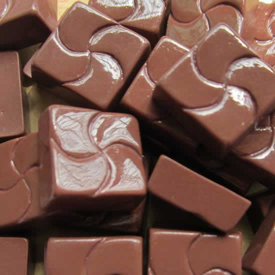 ＜グリーンピアッシング＞ キャラメルチョコレート 樹脂製 アクセサリーパーツ画像