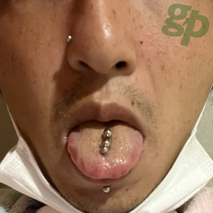 �l���@�[�t������̕@�Ɛ�ƌ��̃{�f�B�s�A�X